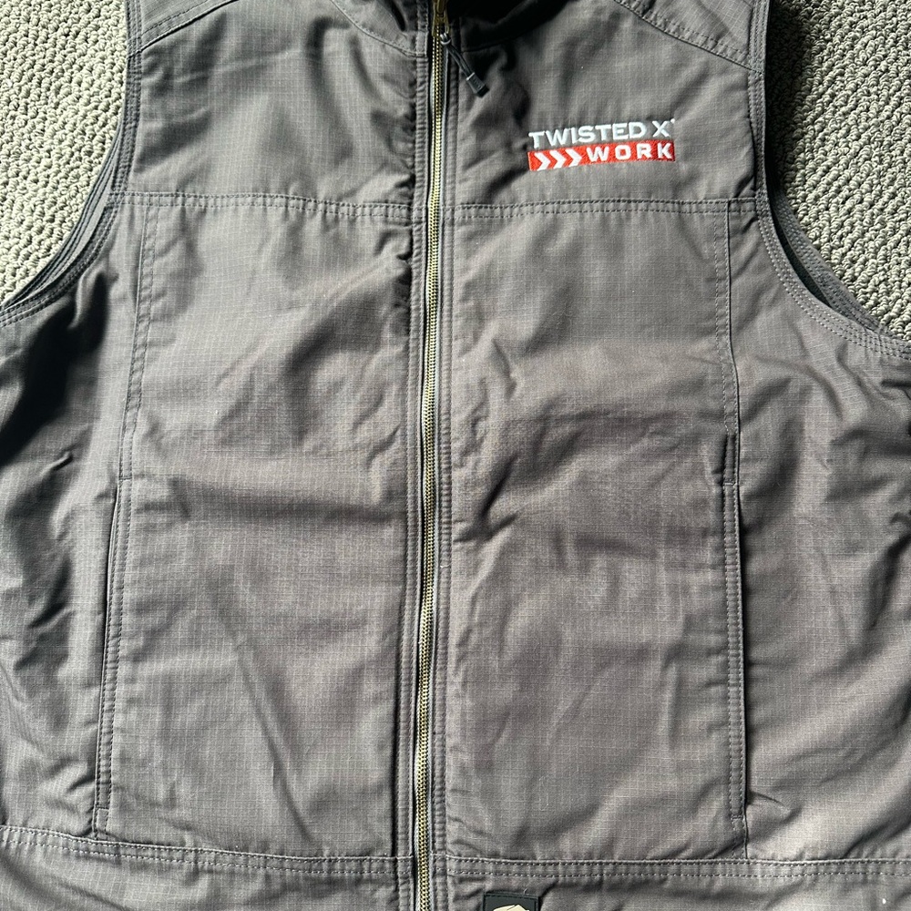 Berne Best embroidered with Twisted X logo